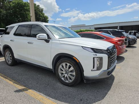 Used 2025 Hyundai Palisade SEL FWD image 2