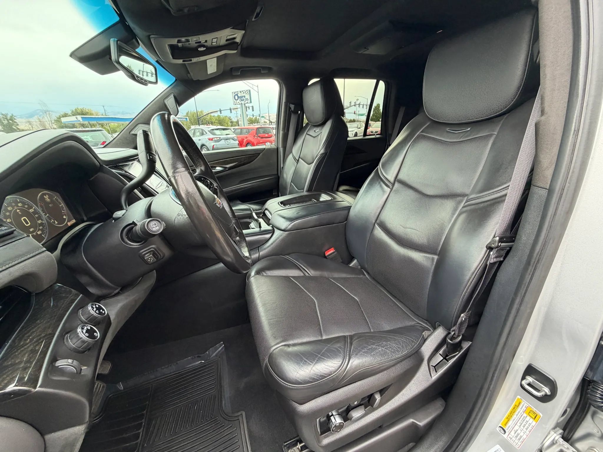Used 2015 Cadillac Escalade Platinum AWD/4WD image 10