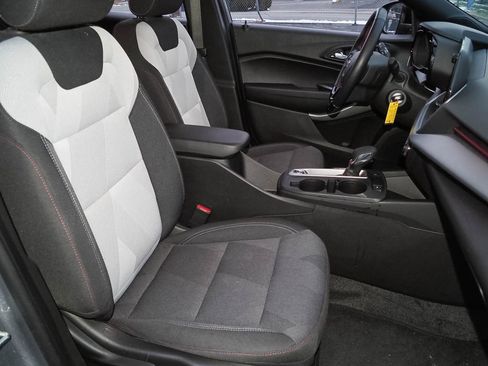 Certified 2025 Chevrolet Trax RS w/ Driver Confidence Package image 20