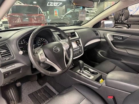 Used 2016 Nissan Altima 2.5 SR FWD image 9