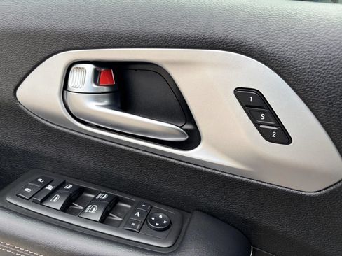 Used 2019 Chrysler Pacifica Limited w/ Advanced Safetytec Group FWD image 24