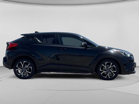 Used 2018 Toyota C-HR XLE FWD image 31