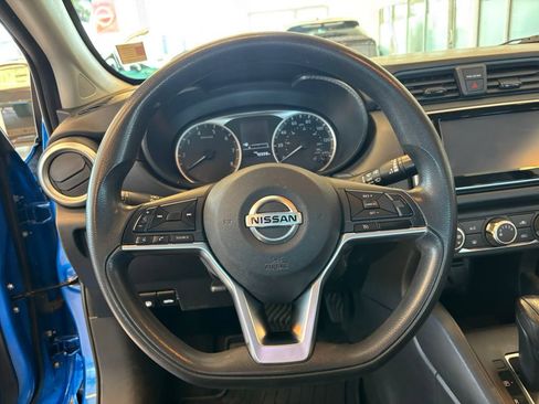 Used 2022 Nissan Versa S FWD image 17