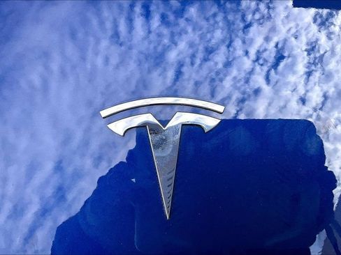 Used 2025 Tesla Model Y Long Range RWD image 34
