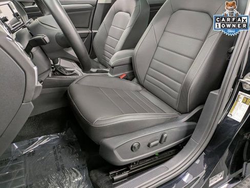 Used 2024 Volkswagen Jetta SE w/ Panoramic Sunroof Package FWD image 12