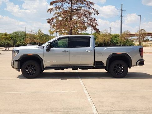 Used 2026 GMC Sierra 2500 AT4 w/ AT4 Premium Plus Package AWD/4WD image 4