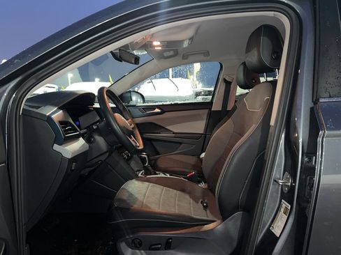 Used 2024 Volkswagen Taos SE image 10