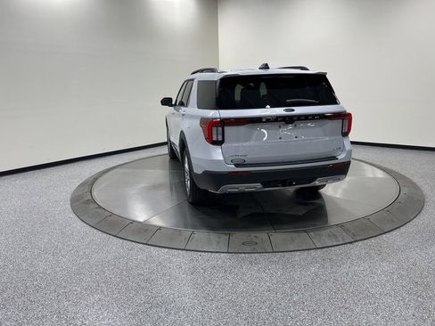 New 2026 Ford Explorer Active w/ Active Comfort Package image 8