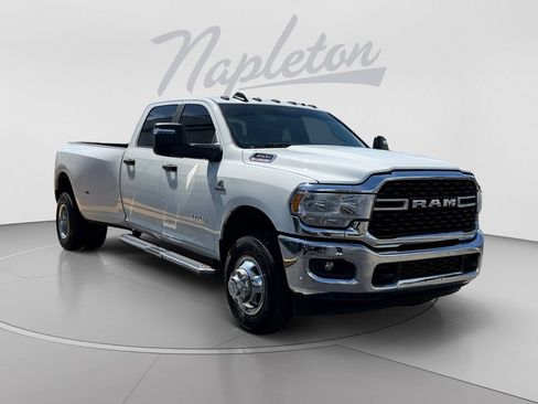 Used 2024 RAM 3500 Big Horn AWD/4WD image 3