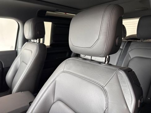 Used 2024 Land Rover Defender 90 V8 image 26