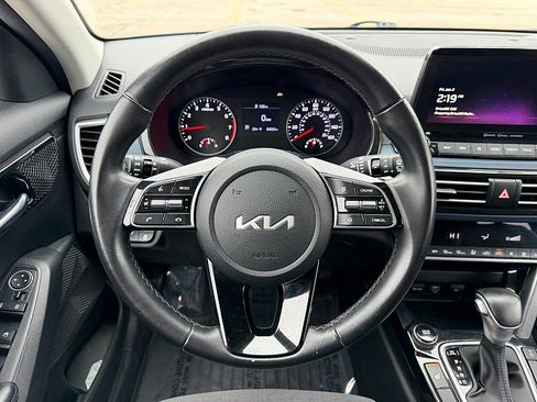 Used 2023 Kia Seltos S w/ Navigation Package image 14