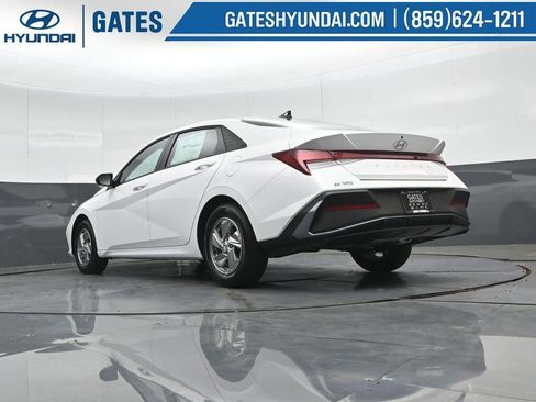New 2026 Hyundai Elantra SE FWD image 40
