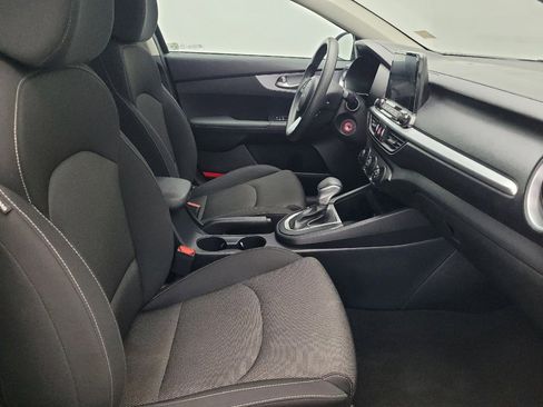 Used 2024 Kia Forte LXS w/ LXS Technology Package image 21