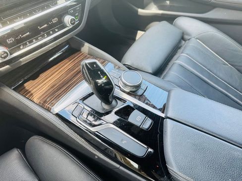 Used 2019 BMW 530i RWD image 18