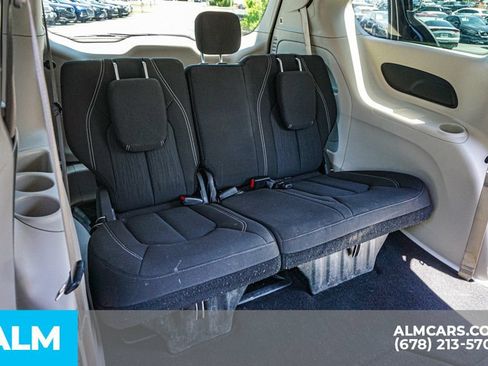 Used 2023 Chrysler Voyager LX FWD image 21