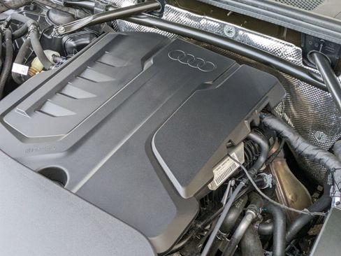 Used 2025 Audi Q5 Premium w/ Convenience Package image 24