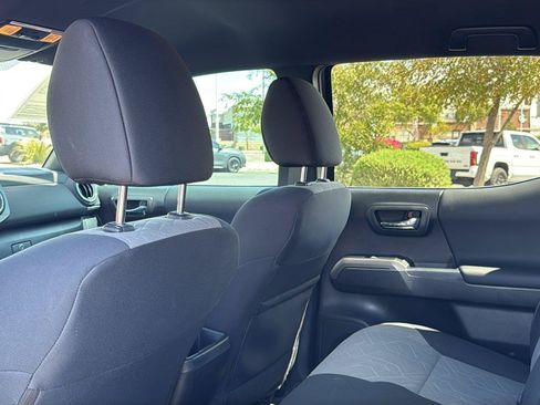 Used 2023 Toyota Tacoma TRD Sport AWD/4WD image 30