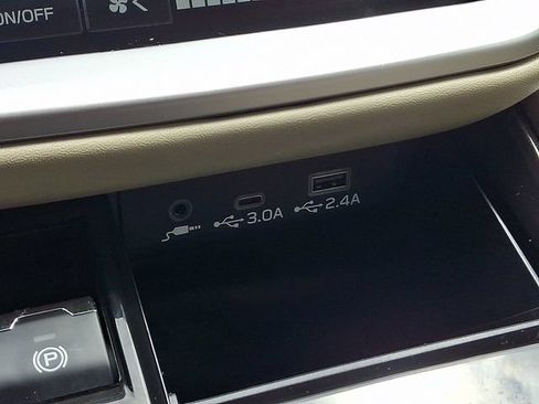 Used 2024 Subaru Legacy Limited AWD/4WD image 25
