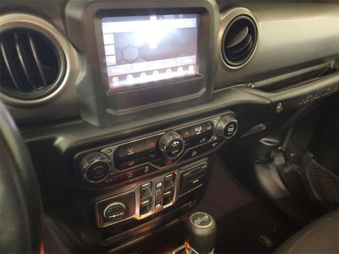 Used 2020 Jeep Wrangler Unlimited Sport S image 19