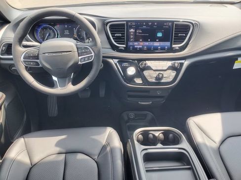 New 2027 Chrysler Pacifica Select AWD/4WD image 12