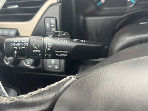 Used 2020 GMC Yukon XL Denali AWD/4WD image 30