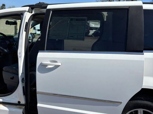 Used 2010 Chrysler Town & Country Touring image 47