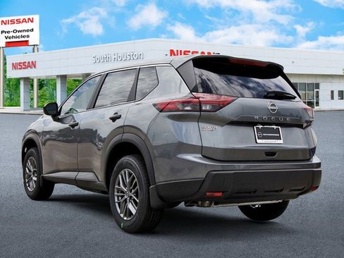 Used 2026 Nissan Rogue S FWD image 3