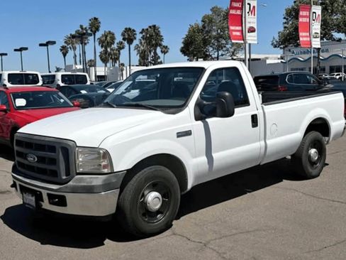 Used 2005 Ford F250 XL image 2