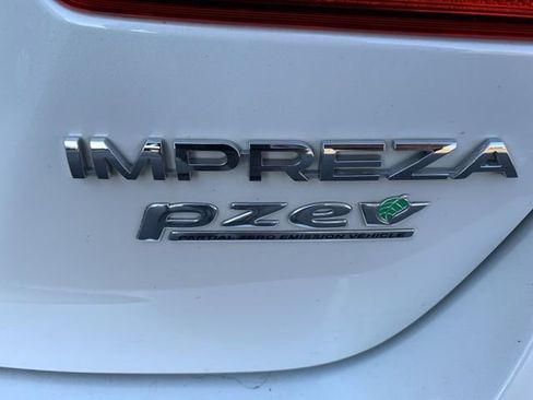 Used 2017 Subaru Impreza 2.0i Premium image 6