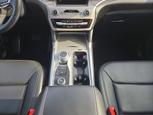 Used 2022 Ford Explorer XLT w/ Equipment Group 202A image 21