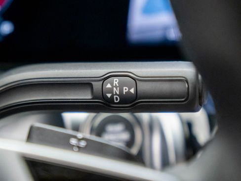 New 2025 Mercedes-Benz GLB 250 4MATIC image 19