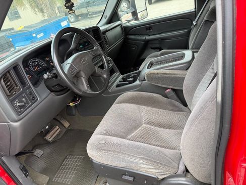 Used 2006 Chevrolet Silverado 3500 LT w/ Heavy-Duty Power Package image 5