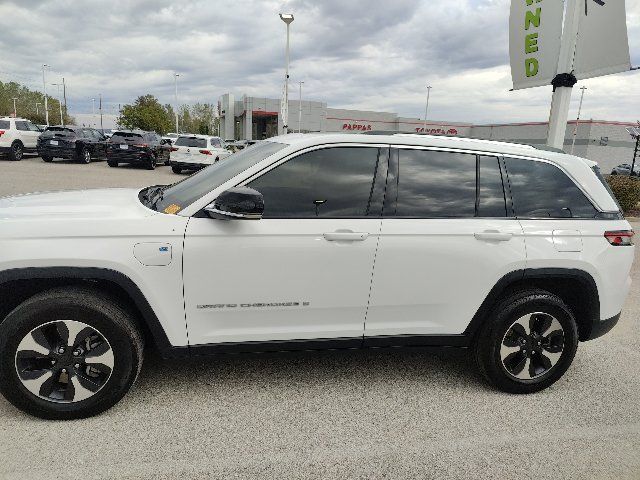 Used 2023 Jeep Grand Cherokee 4WD 4xe image 8