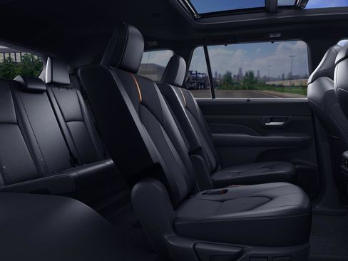 New 2026 Toyota Grand Highlander AWD Hybrid image 2