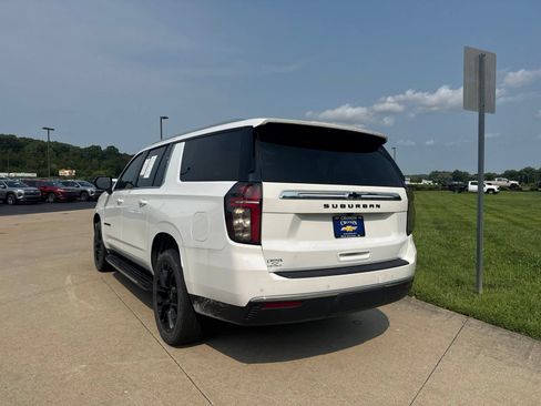 Used 2022 Chevrolet Suburban LS AWD/4WD image 9