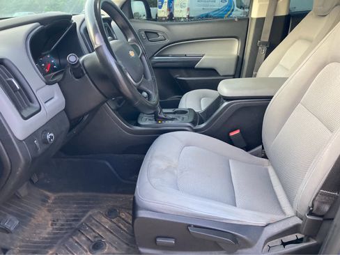 Used 2019 Chevrolet Colorado W/T w/ WT Convenience Package RWD image 3