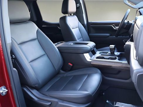 Used 2022 GMC Sierra 1500 Elevation w/ Elevation Premium Package image 16