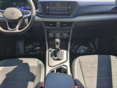 Certified 2023 Volkswagen Taos SE w/ Panoramic Sunroof Package FWD image 15