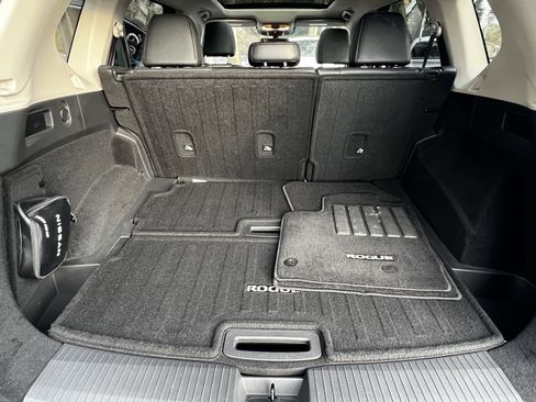 Used 2022 Nissan Rogue Platinum w/ Head-Up Display Package image 50