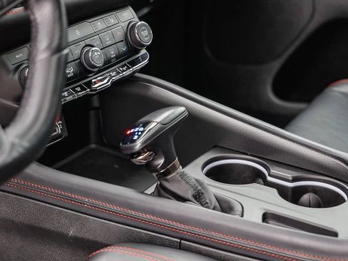 Used 2024 Dodge Durango GT RWD image 25