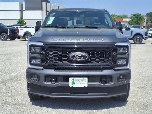 New 2026 Ford F250 Lariat w/ Black Appearance Package AWD/4WD image 9