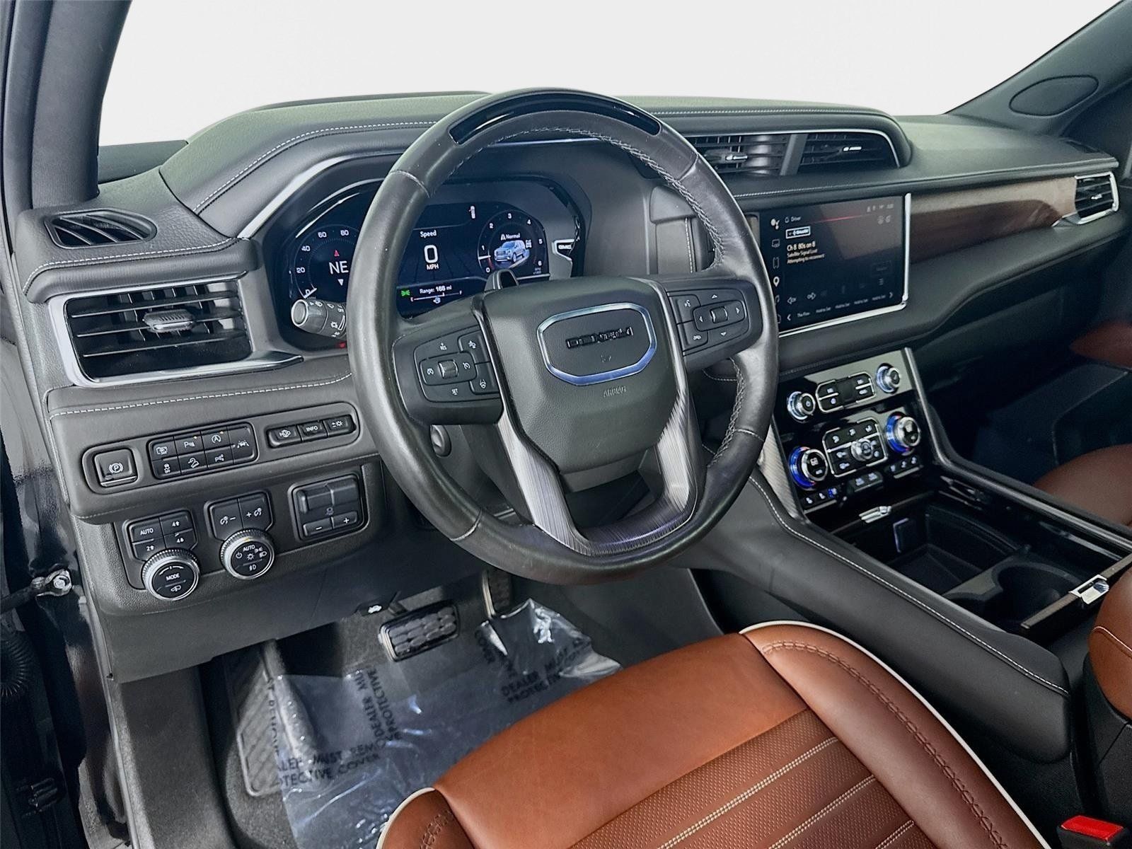 Used 2024 GMC Yukon Denali Ultimate AWD/4WD image 9
