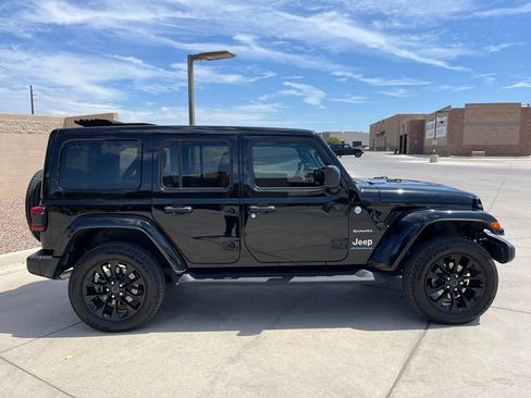 Used 2024 Jeep Wrangler Unlimited Sahara w/ Technology Group AWD/4WD image 7