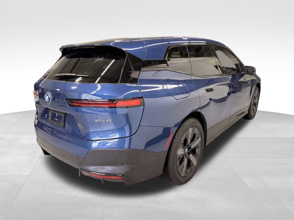 Used 2024 BMW iX xDrive50 w/ Premium Package AWD/4WD image 6