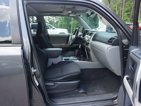 Used 2010 Toyota 4Runner SR5 AWD/4WD image 14