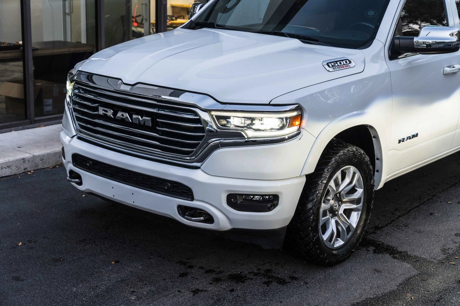 Used 2023 RAM 1500 Limited w/ Body Color Bumper Group AWD/4WD image 6