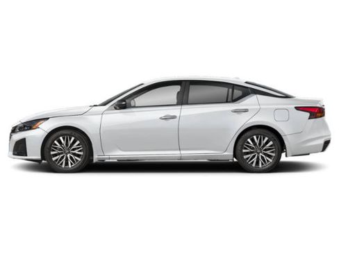 Certified 2025 Nissan Altima 2.5 SV FWD image 3