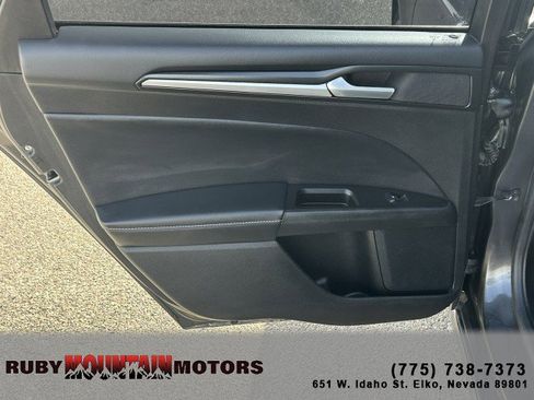 Used 2019 Ford Fusion Titanium image 18