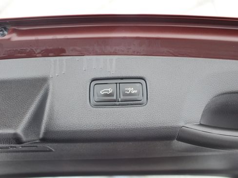 Used 2023 Kia Carnival EX FWD image 24