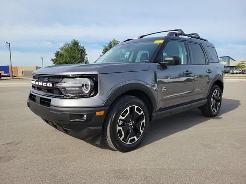 Used 2022 Ford Bronco Sport Outer Banks w/ Tech Package AWD/4WD image 2